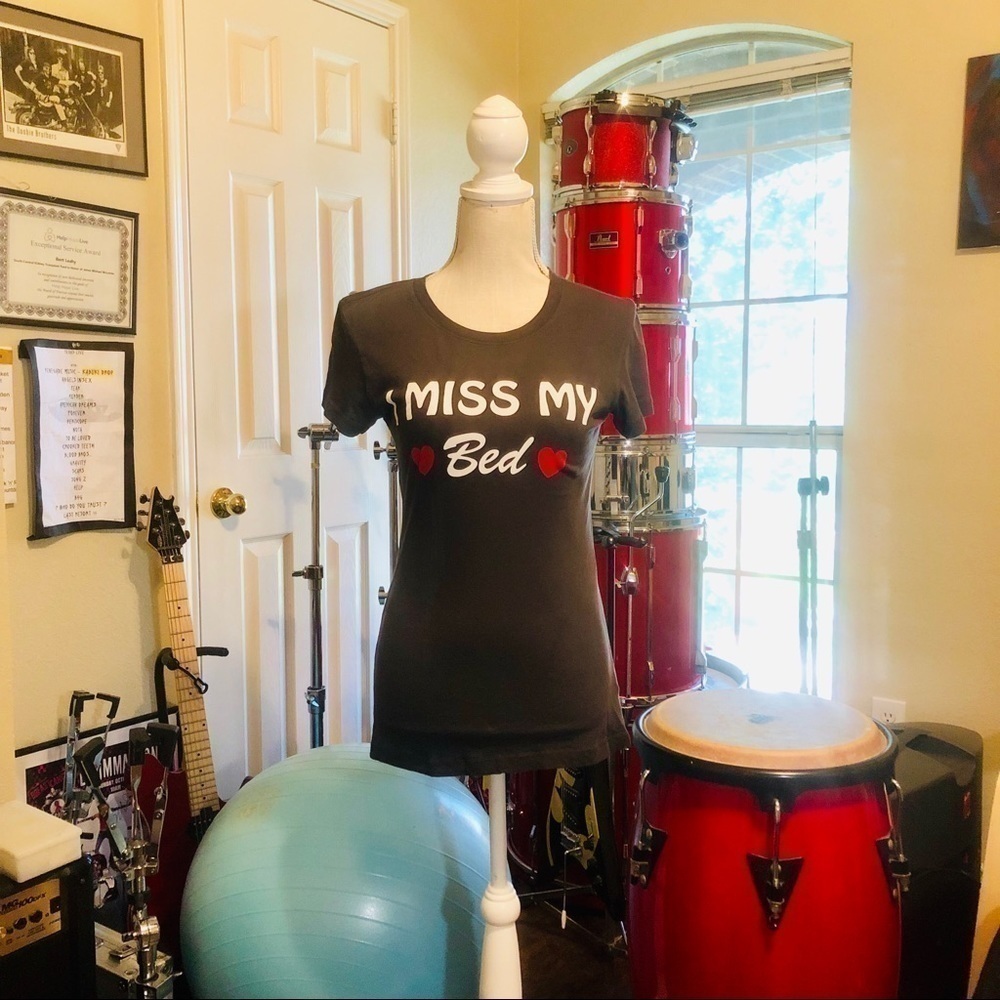 WILDFOX 🦊💋 Wildfox Tee “ I Miss My Bed - Picture 4 of 6
